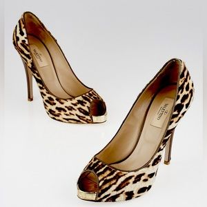 VALENTINO GARAVANI 
Animal Print Pony Hair Peep-Toe Pumps Size 37